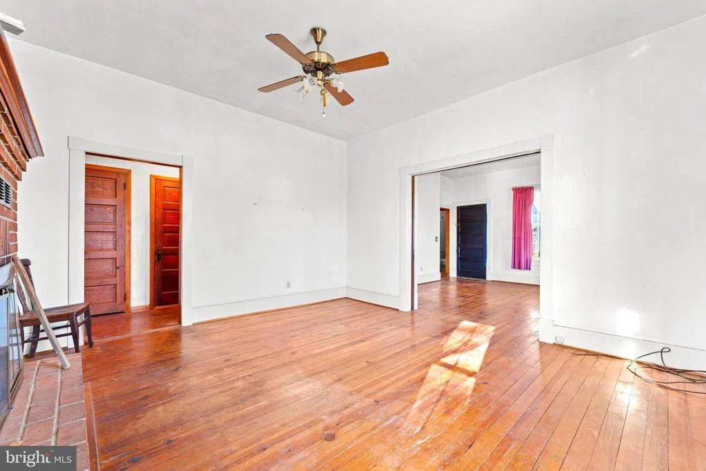Photo of 323 MAIN