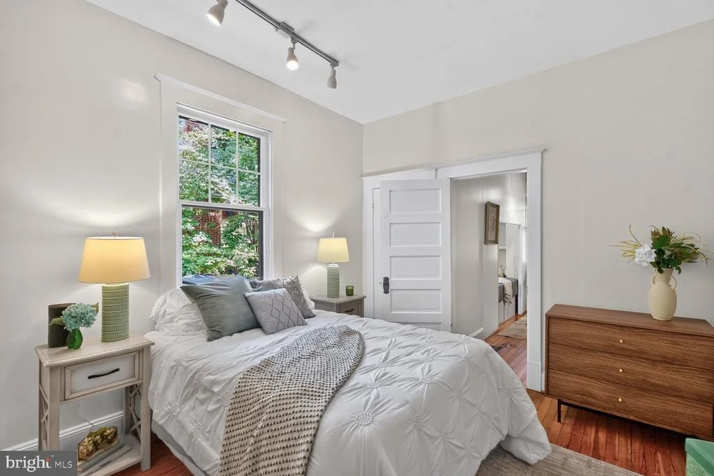 Photo of 734 SILVER SPRING AVENUE