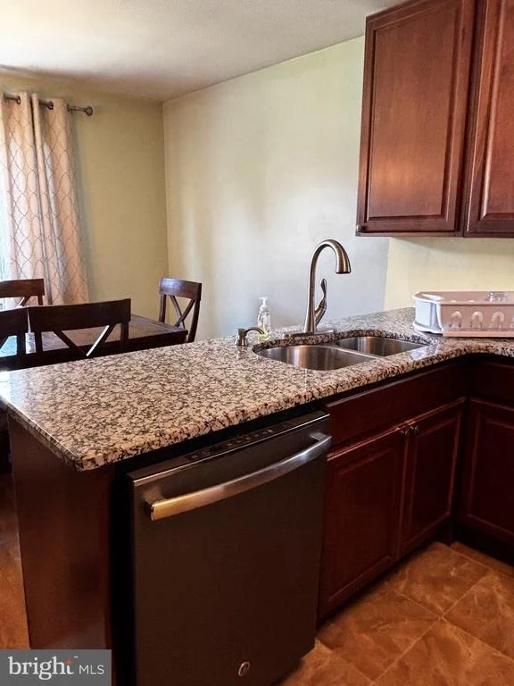 Photo of 811 LYNVUE ROAD