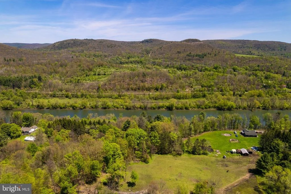 Photo of 007 STATE LINE ROAD