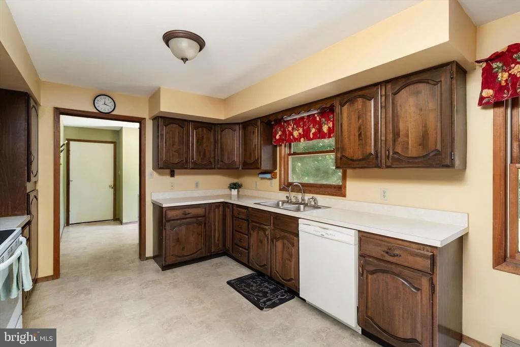 Photo of 6 ELEANOR DRIVE