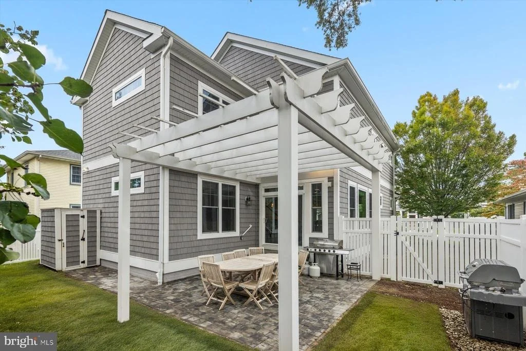 Photo of 302 LAUREL STREET