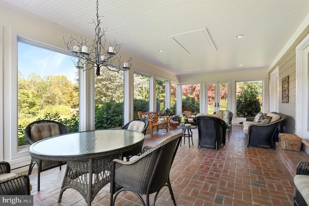 Photo of 1402 THURSTON ROAD