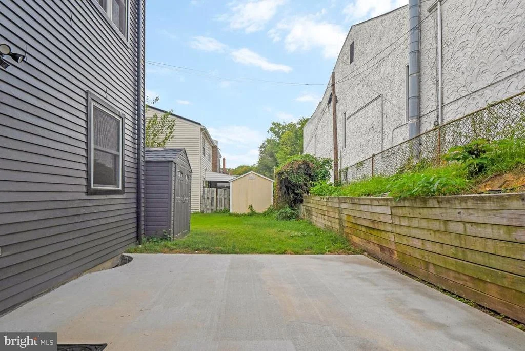 Photo of 1229 DELAFIELD PLACE NE