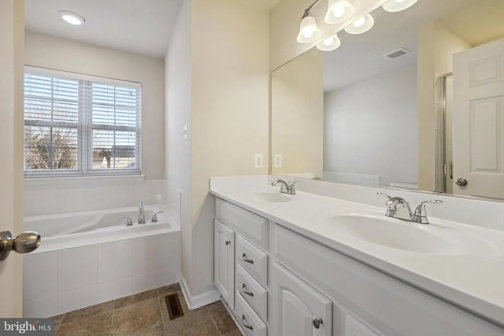 Photo of 4961 FARRINGDON COURT