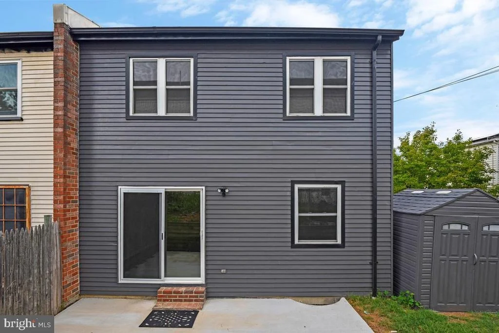 Photo of 1229 DELAFIELD PLACE NE
