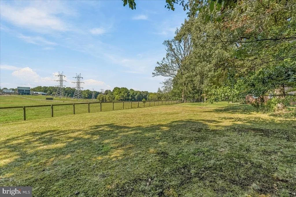 Photo of 15400 RIDING STABLE ROAD