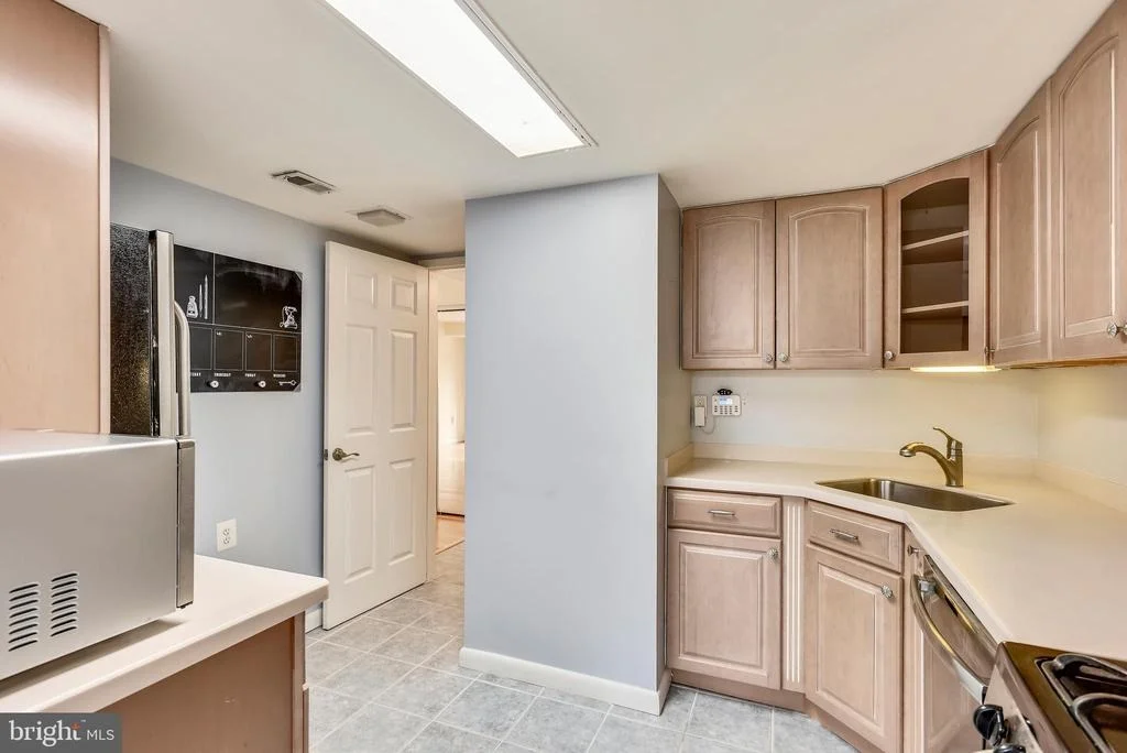 Photo of Unit 2A at 1427 NORTHGATE SQUARE