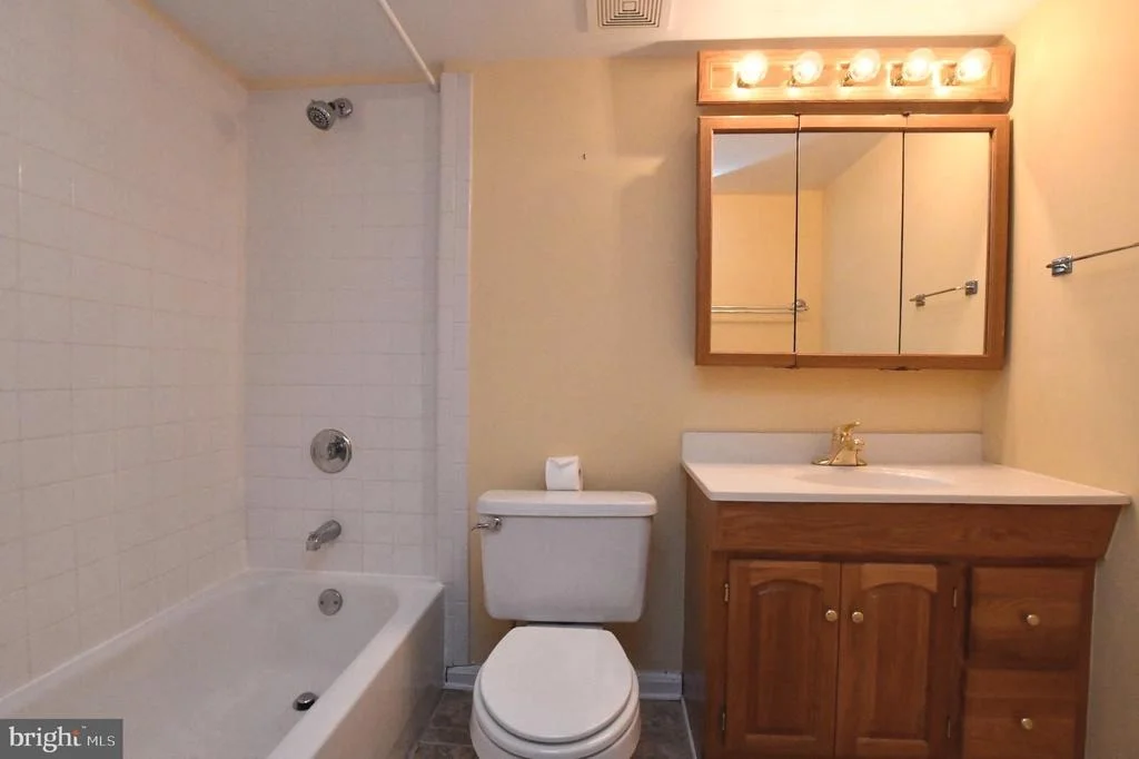 Photo of 46 CHRISTOPHER WAY