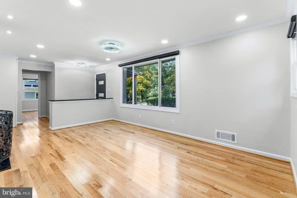 Photo of 6015 FOREST ROAD