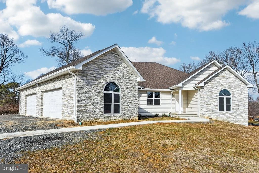 Photo of 8325 GROVE ANGLE ROAD