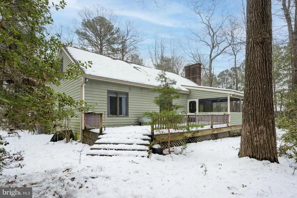 Photo of 23735 WOODS DRIVE