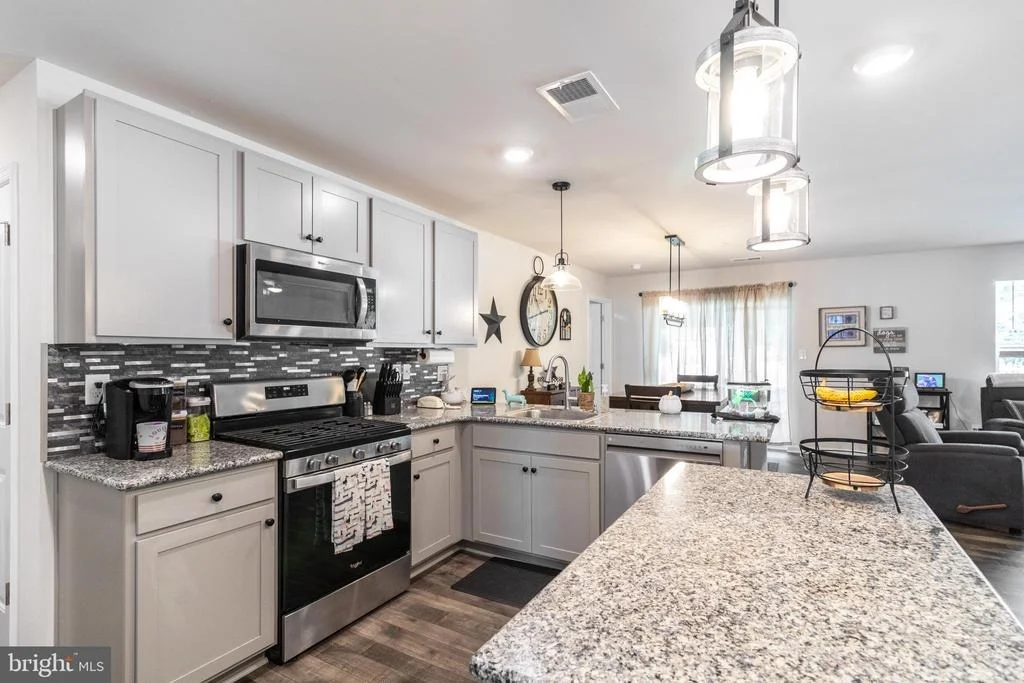 Photo of 142 POND VIEW LANE