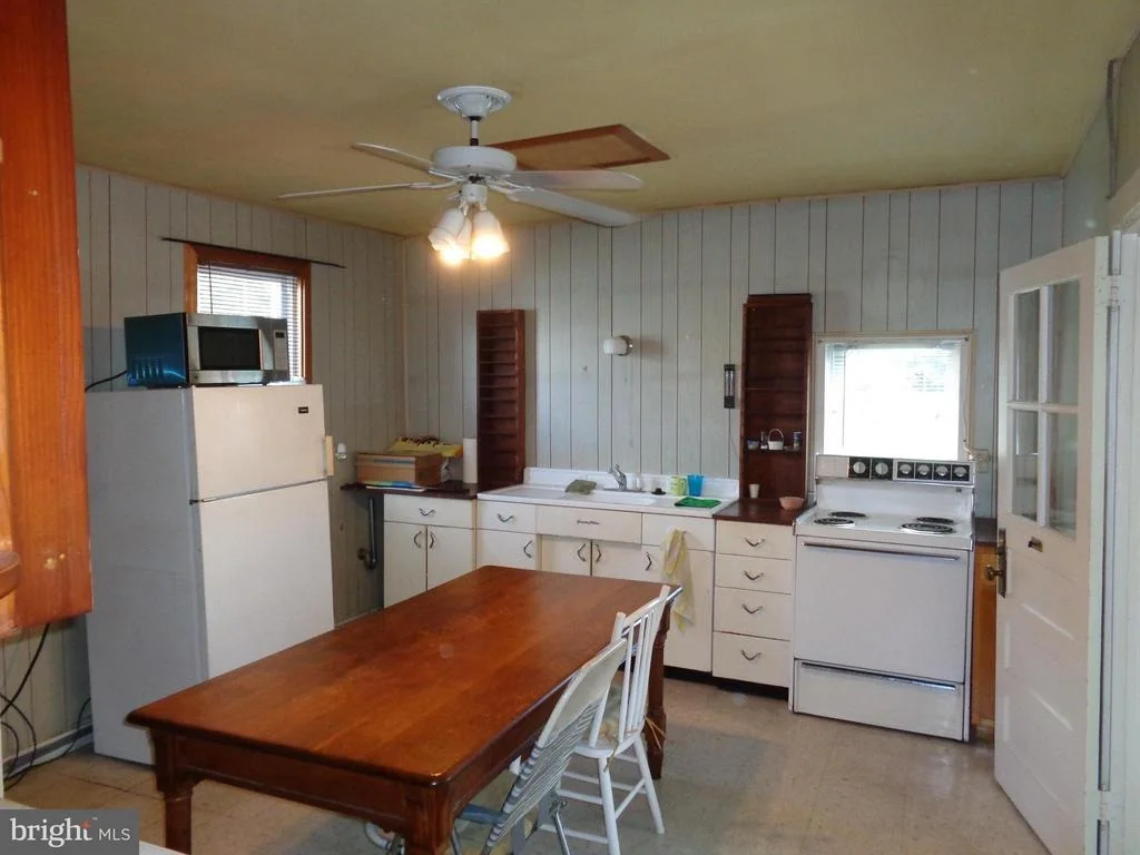 Photo of 9023 WALNUT STREET