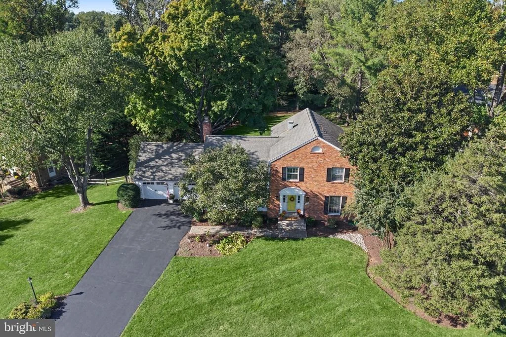 Photo of 9813 BROOKFORD ROAD