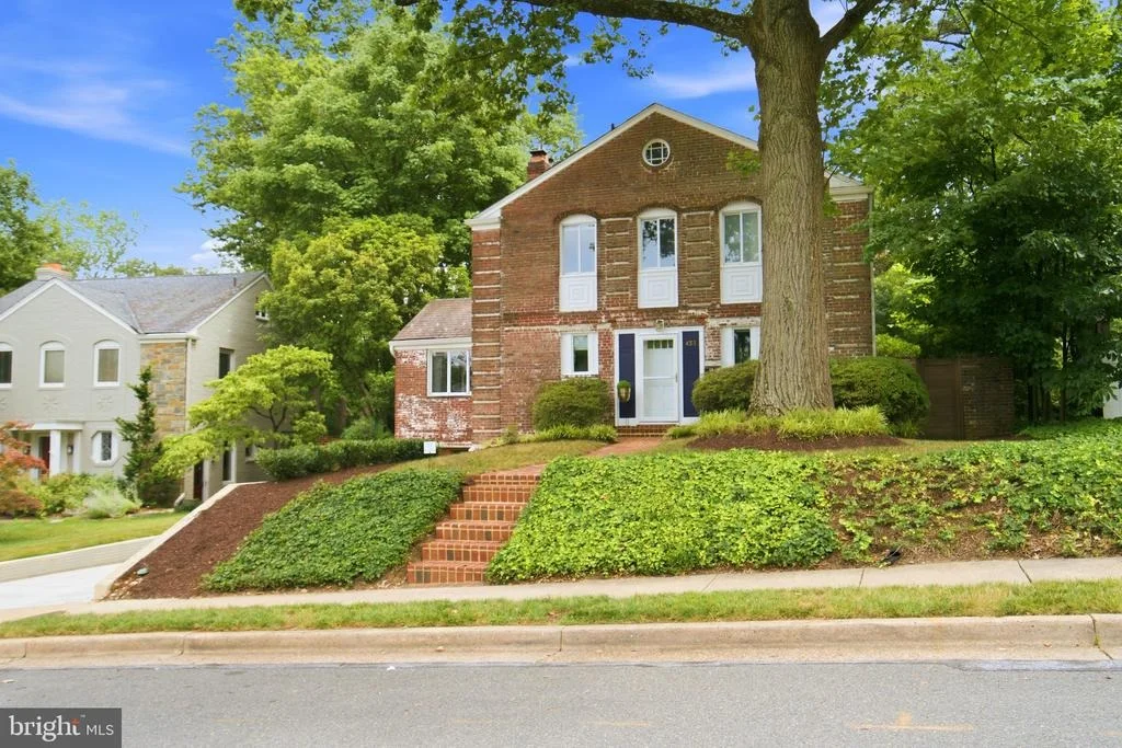 Photo of 432 ARGYLE DRIVE