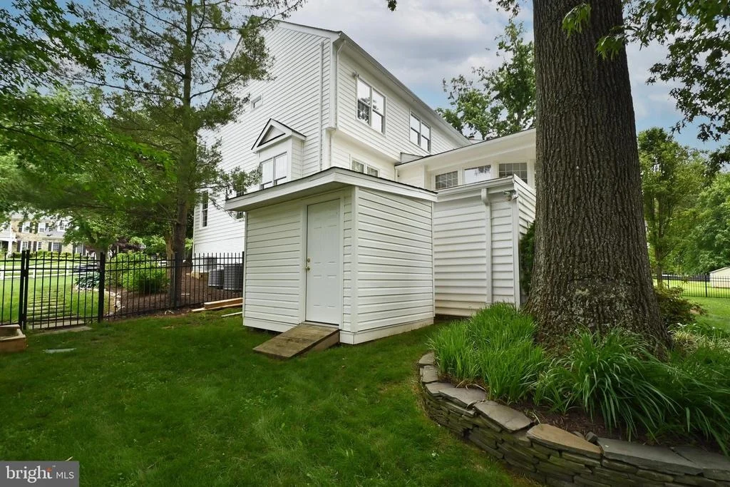 Photo of 6202 GARDEN ROAD