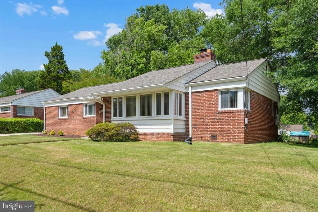 Photo of 6803 ADELPHI ROAD