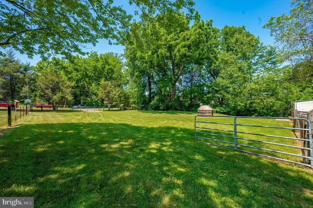Photo of 4737 ELMER DERR ROAD