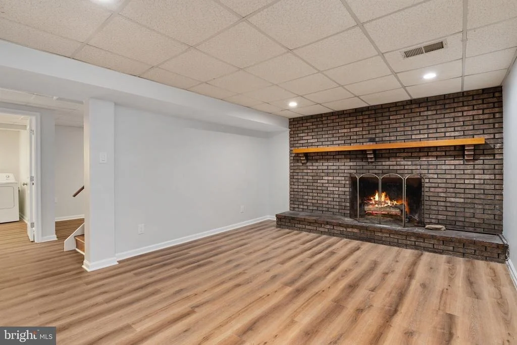 Photo of 541 CRESTPARK DRIVE