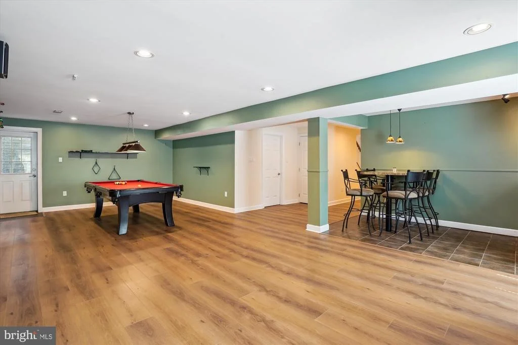 Photo of 302 TSCHIFFELY SQUARE ROAD
