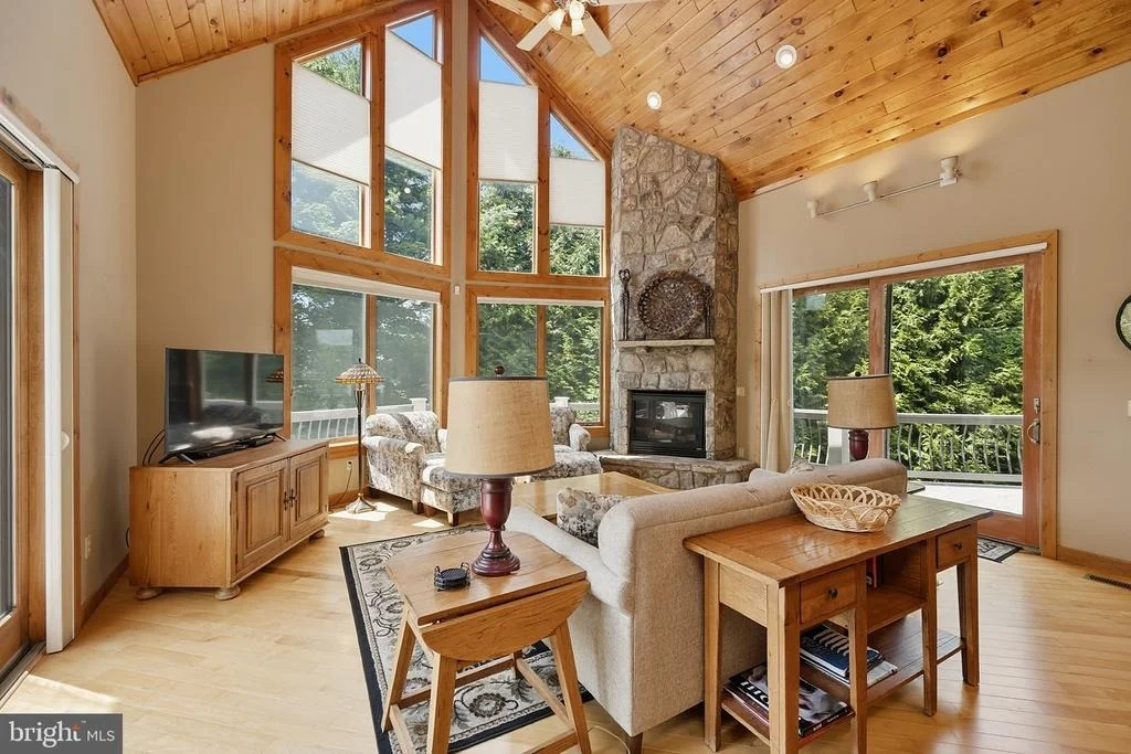 Photo of 250 LAKE POINTE DRIVE