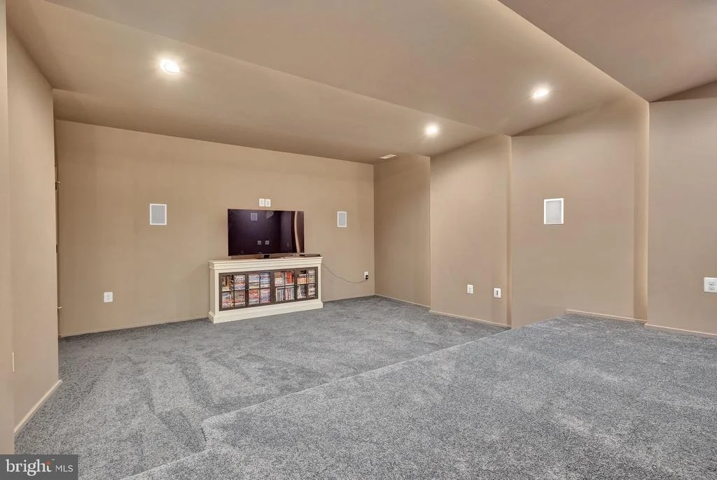 Photo of 1100 BALLS HILL ROAD