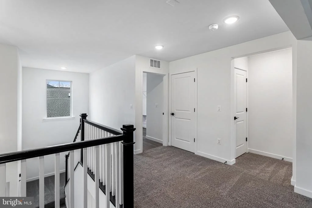 Photo of 2083 SPRINGVALE DRIVE