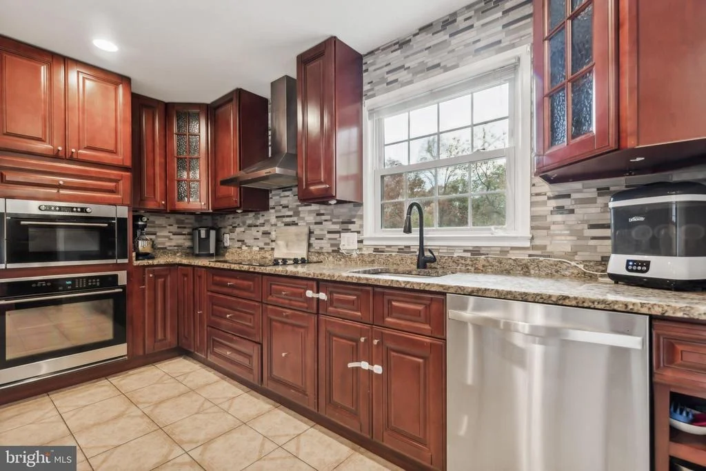 Photo of 18916 WHITE OAK DRIVE