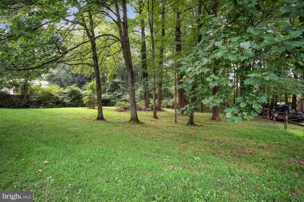 Photo of 1437 HARDING LANE