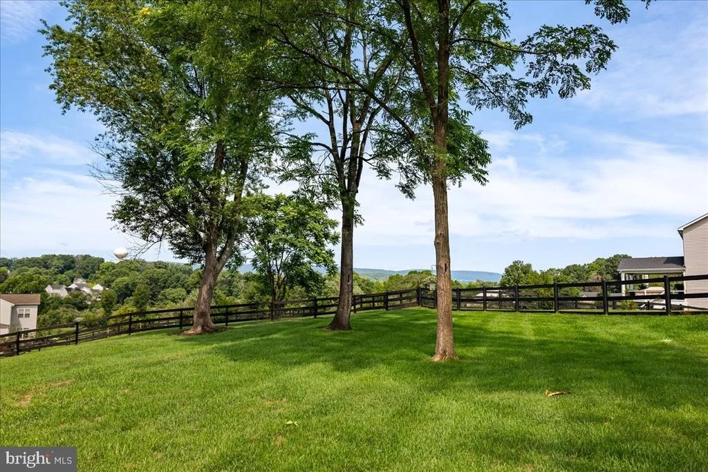 Photo of 35928 PLATINUM DRIVE