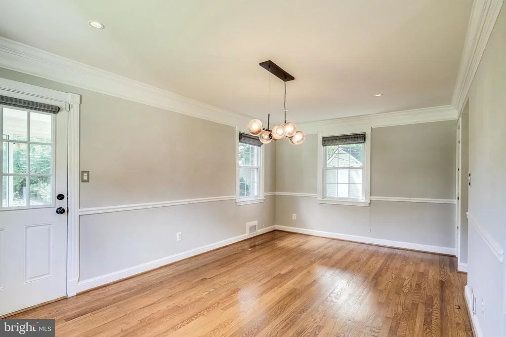 Photo of 505 E SCHUYLER ROAD