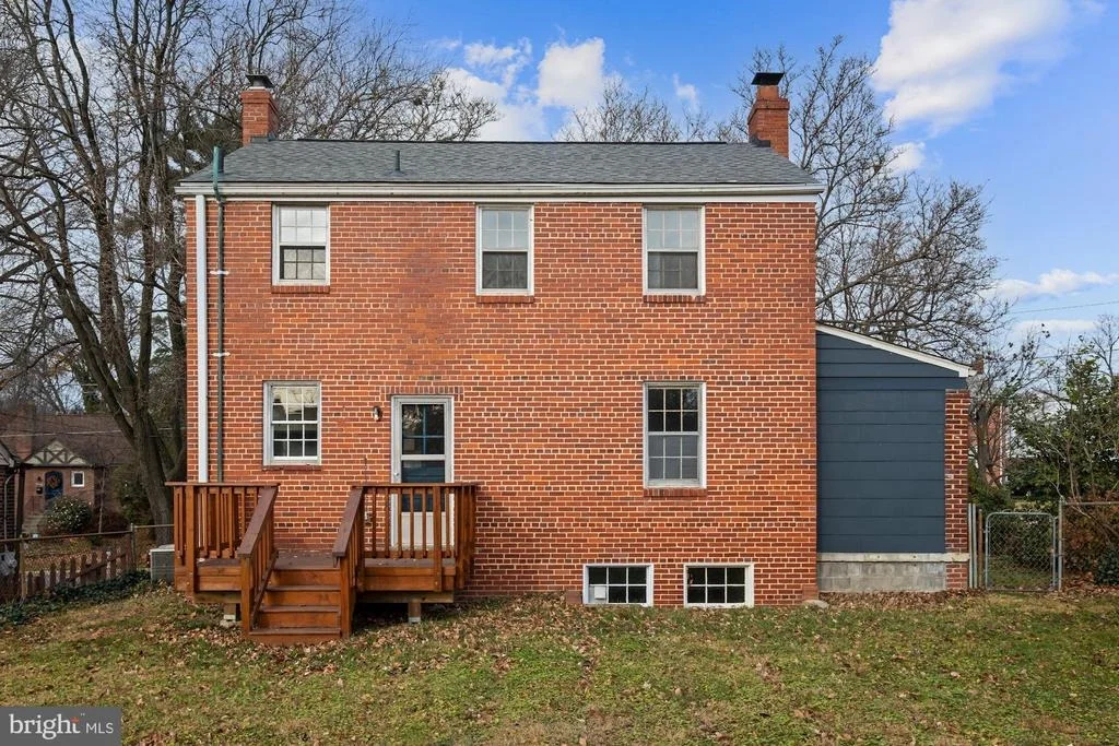 Photo of 10011 MARKHAM STREET