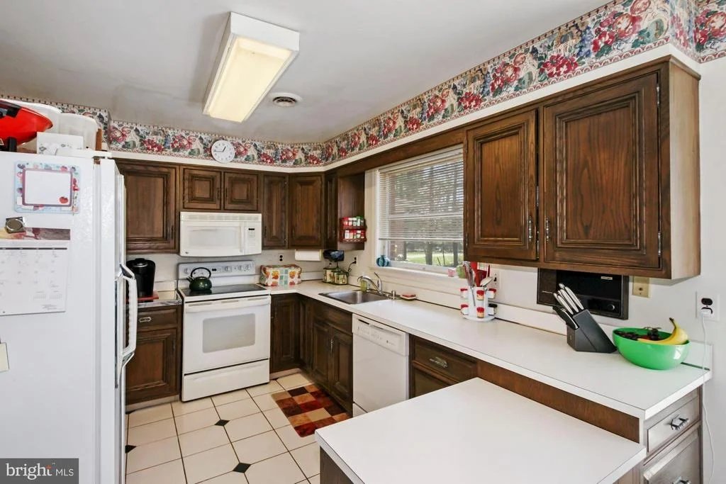 Photo of 17335 DONORA ROAD