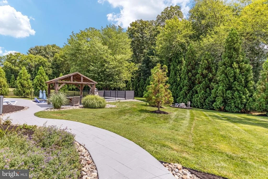 Photo of 19427 ROLLING HILLS DRIVE