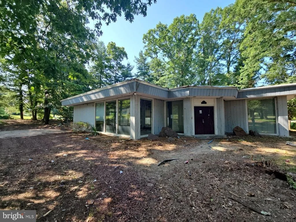 Photo of 10 OAK DRIVE