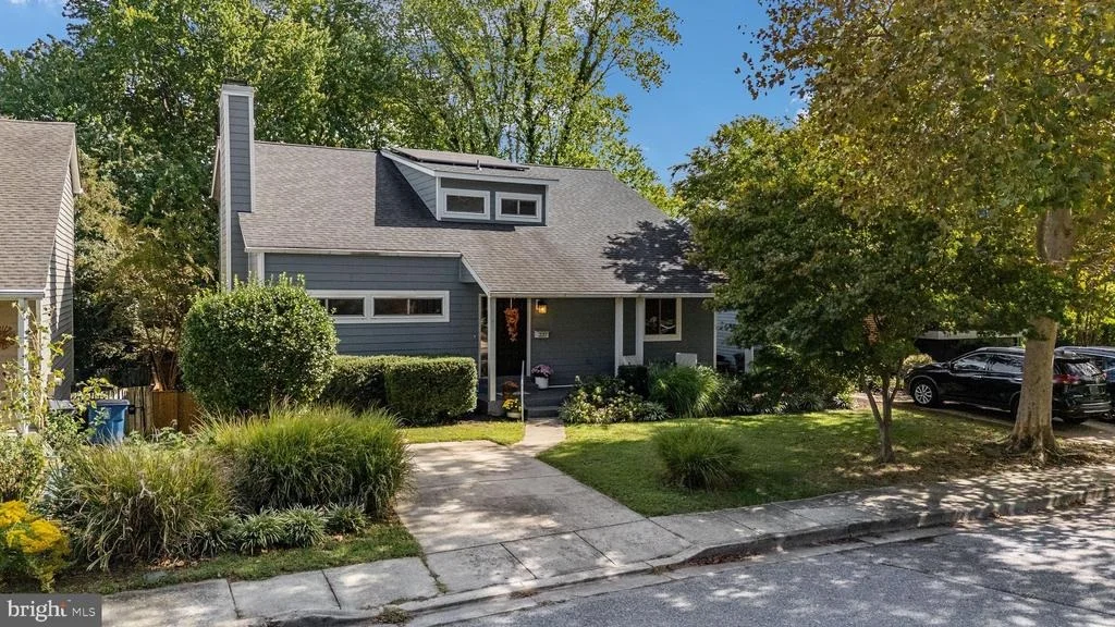 Photo of 237 CHATHAM LANE