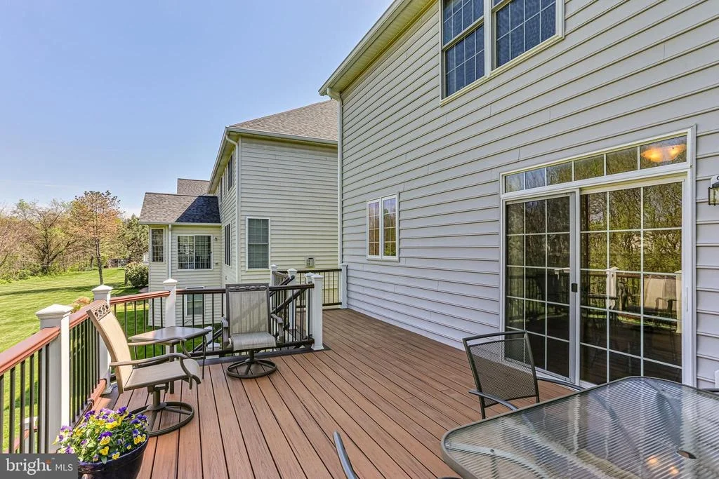 Photo of 9703 ROYAL CREST CIRCLE
