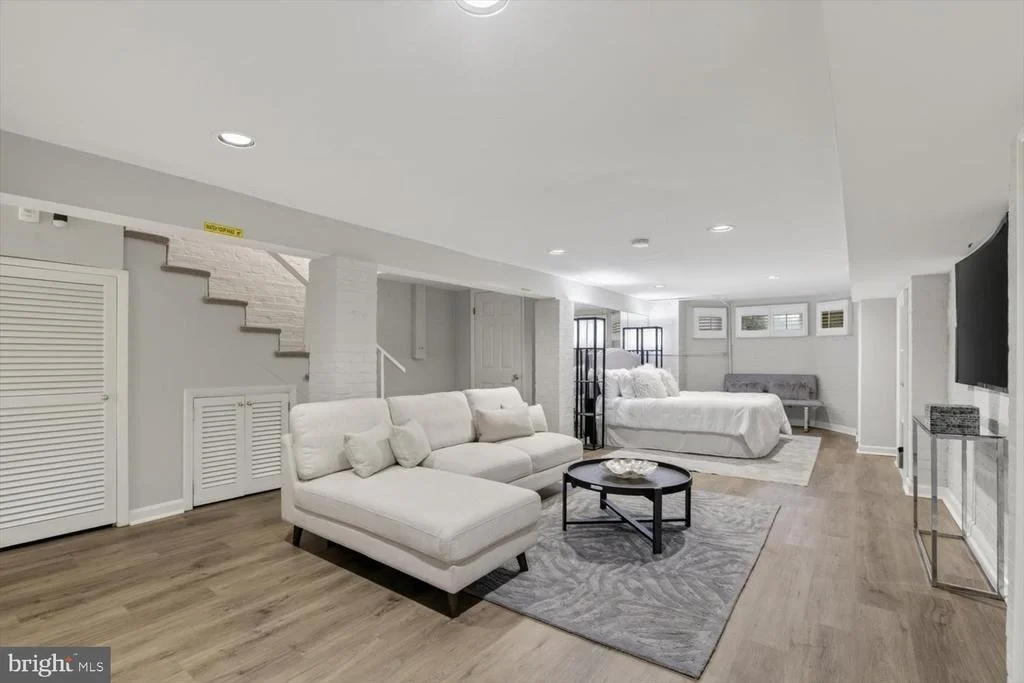 Photo of 304 A STREET SE