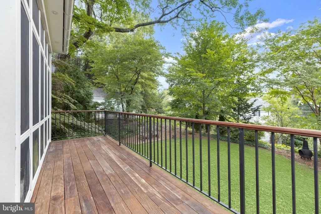 Photo of 210 NORTHFIELD PLACE