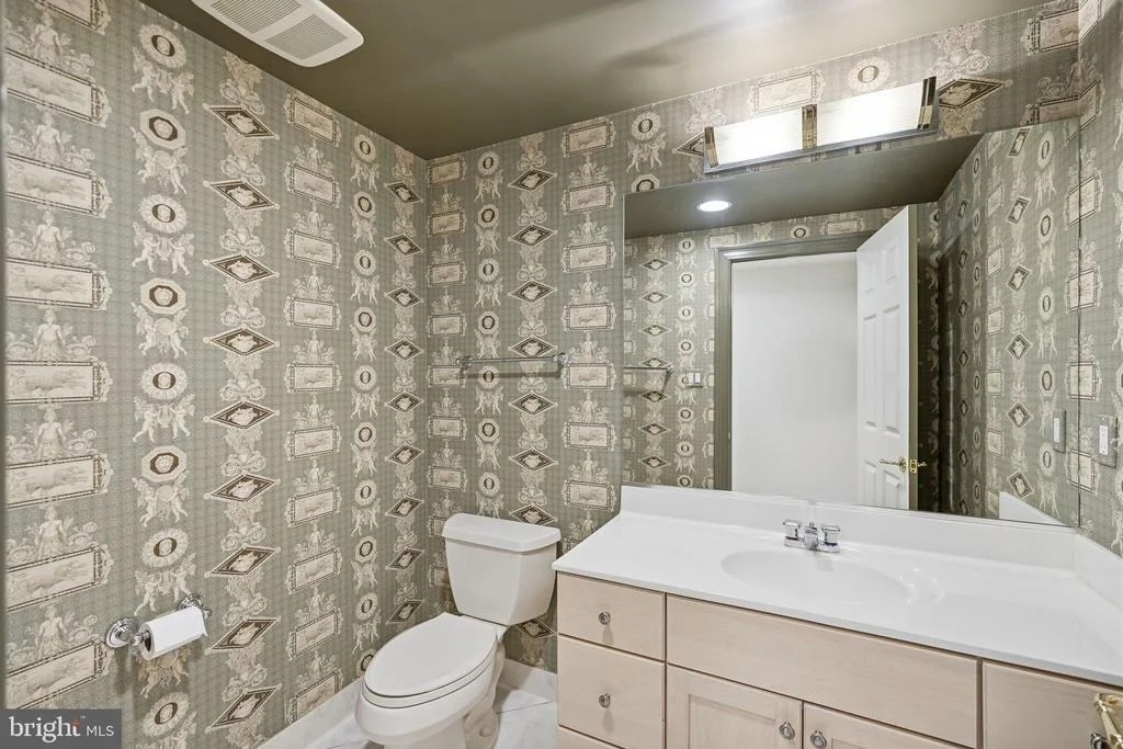 Photo of 904 MACKALL AVENUE