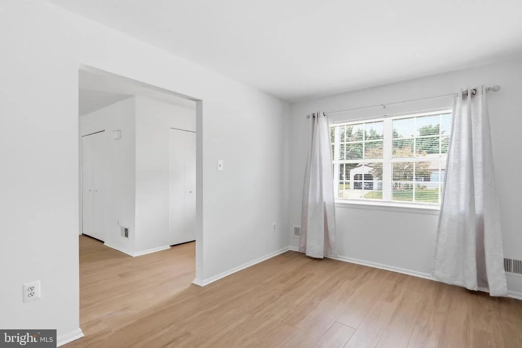 Photo of 5661 CRABAPPLE DRIVE
