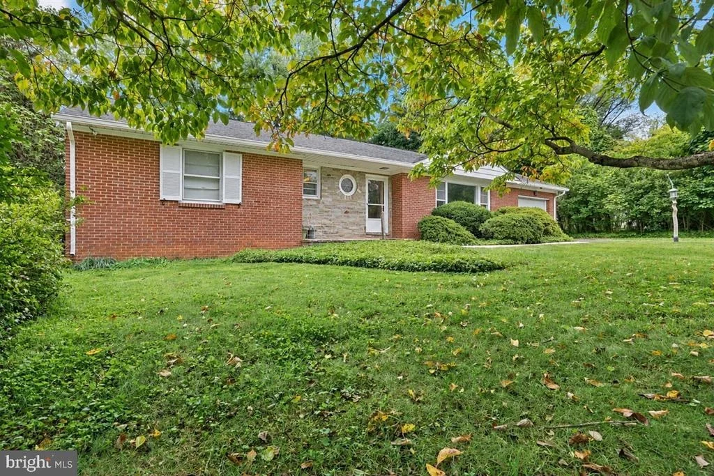 Photo of 1221 DULANEY VALLEY ROAD