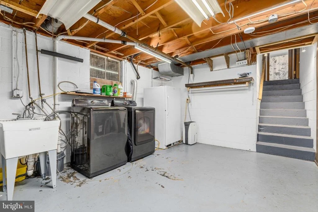 Photo of 6675 OAKWOOD CIRCLE