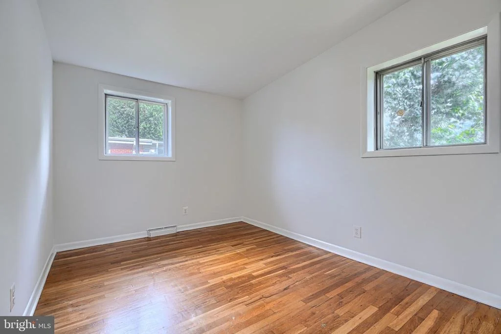 Photo of 2421 FOREST GREEN ROAD