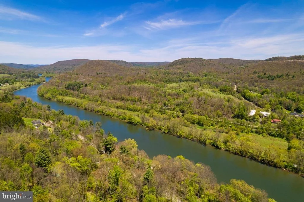 Photo of 007 STATE LINE ROAD