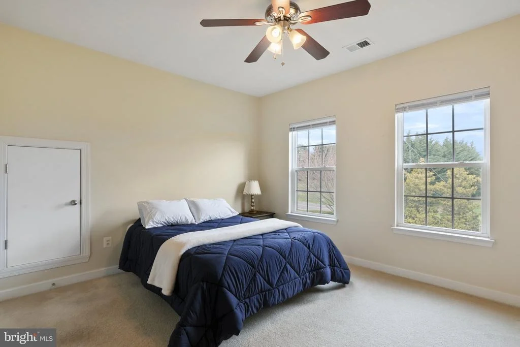 Photo of 10138 ROULETTE DRIVE