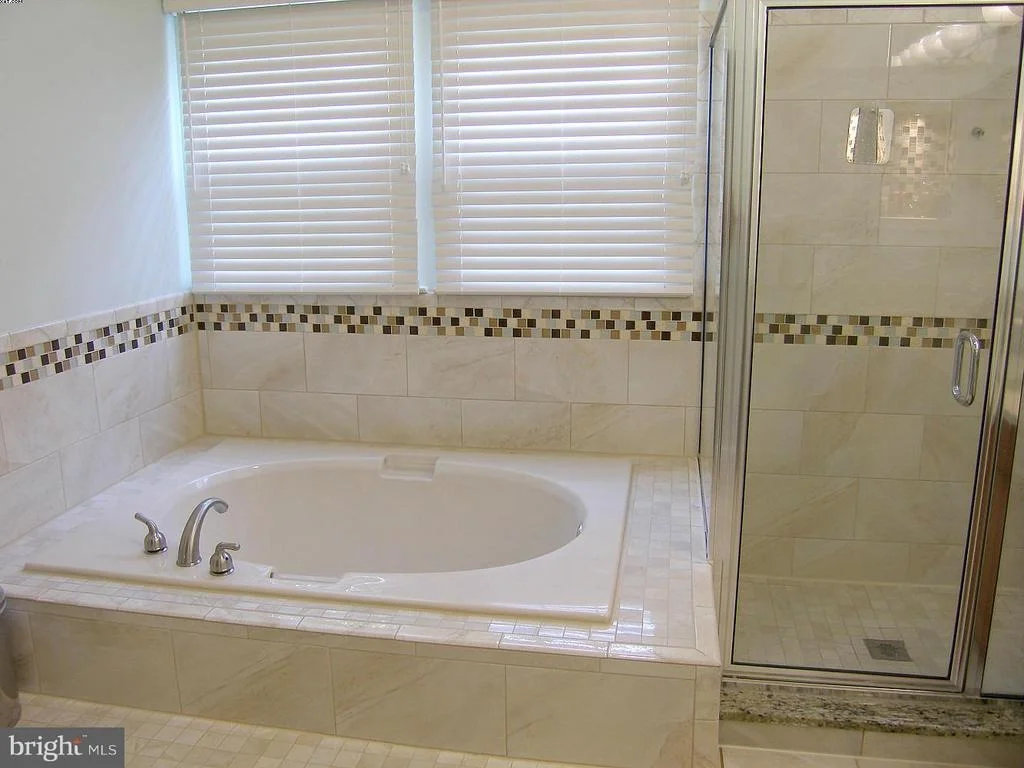 Photo of 127 BOOKHAM LANE