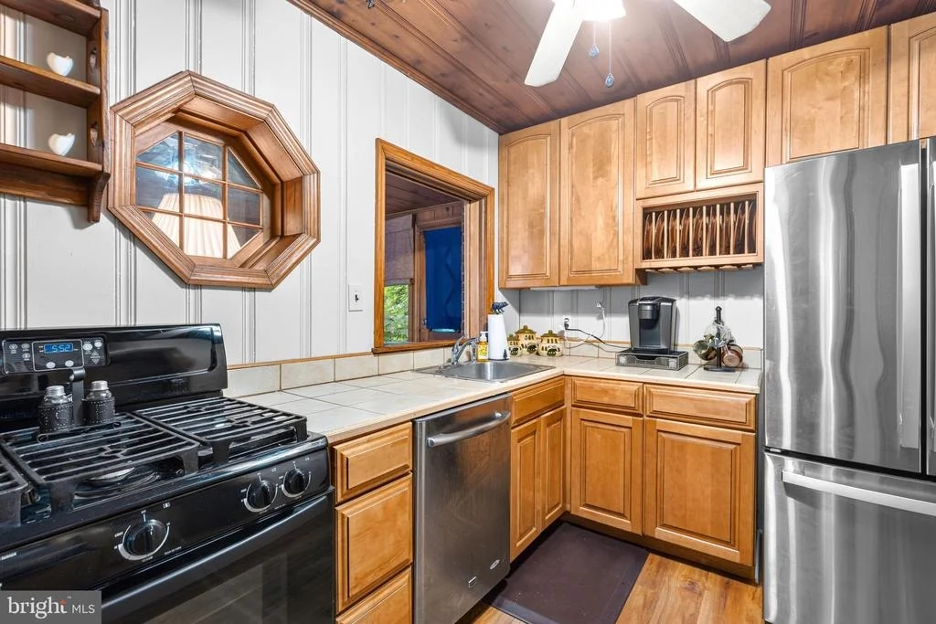 Photo of 5718 LEAF LANE