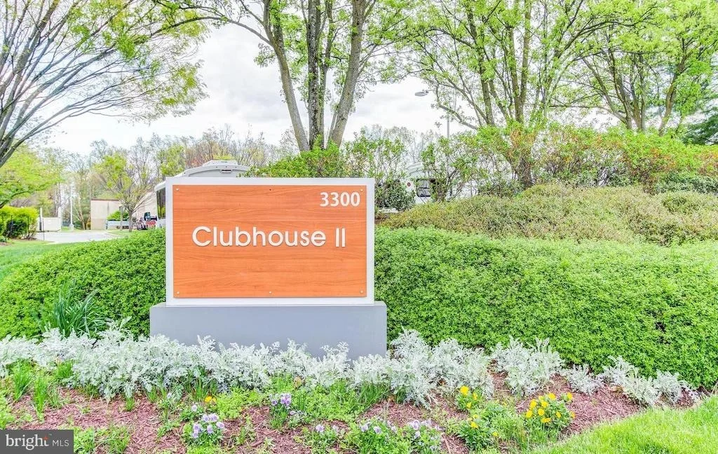 Photo of Unit 3204 at 15115 INTERLACHEN DRIVE